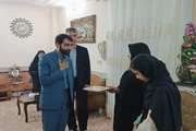 دیدار فرماندار و جمعی از مسئولین شهرستان نهبندان با خانواده آزاده مرحوم قاضی